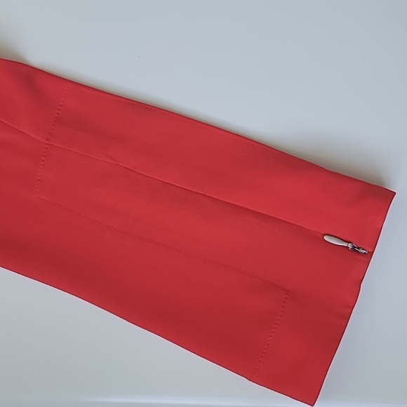Jones New York Lipstick Red Blouse with Zipper Details | NWT | Size Small - Picture 5 of 6